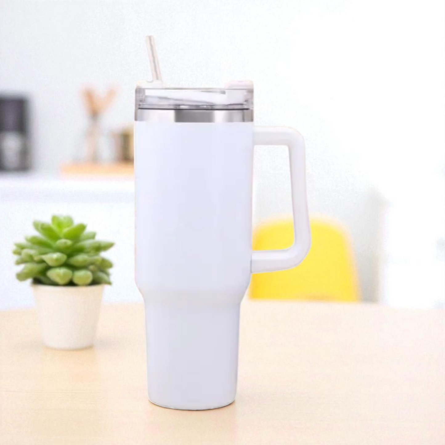 Bottiglia d'acqua isolata in acciaio inossidabile